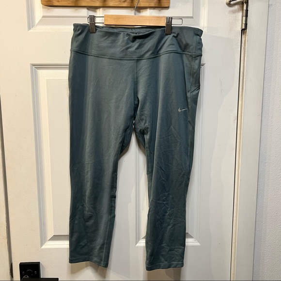 Nike Pants - Nike Running Cropped Leggings